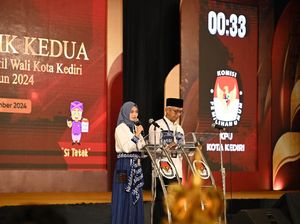 Vinanda-Gus Qowim Tampil Elegan di Debat Kedua Pilwali Kediri Vinanda-Gus Qowim Tampil Elegan di Debat Kedua Pilwali Kediri