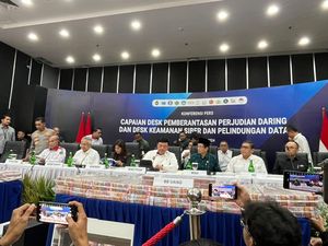 Penampakan Barang Bukti Uang Rp 13 Miliar hingga HP di Kasus Judi Online