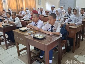 Makan Bergizi Gratis di Palembang Disorot, DPRD: Tidak Akan Tepat Sasaran! Makan Bergizi Gratis di Palembang Disorot, DPRD: Tidak Akan Tepat Sasaran!
