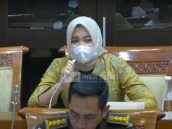 Staf Kejari Tapsel Terisak Saat Audiensi Bareng Jaksa Jovi: Saya Dirugikan