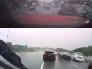 Heboh Konvoi Mobil VIP Tabrak Mobil Warga sampai Ringsek