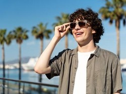 Mata Tetap Nyaman Saat Liburan dengan Lensa Kacamata dari Illustro