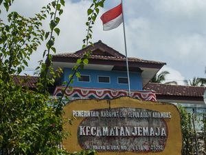 Internet Jadi Primadona di Kantor Camat, Tua-Muda Bahagia Internet Jadi Primadona di Kantor Camat, Tua-Muda Bahagia
