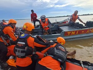 Perahu Disenggol Kapal Bersandar, Laujuk Tewas Tenggelam di Sungai Pesisir Jambi