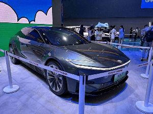 Toyota Luncurkan Mobil Listrik Baru bZ7