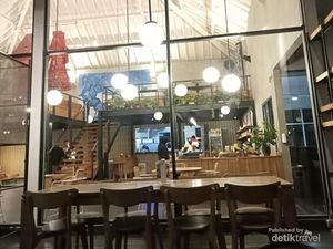 Lawangwangi Creative Space: Saat Seni, Kuliner dan Keindahan Alam Berpadu Lawangwangi Creative Space: Saat Seni, Kuliner dan Keindahan Alam Berpadu