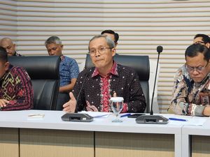 Alex Marwata Minta Pimpinan Baru KPK Terbebas dari Kepentingan Institusi Asal Alex Marwata Minta Pimpinan Baru KPK Terbebas dari Kepentingan Institusi Asal