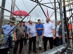 Andre Rosiade Resmikan BTS Telkomsel di Kambang Timur Pesisir Selatan