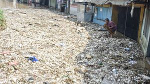 Tumpukan Sampah Akibat Banjir di Kabupaten Bandung