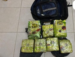 Pria Pengedar Narkoba Ditangkap di Warung Bakso Samarinda, 8 Kg Sabu Disita