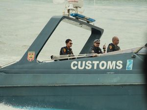 Cegah Penyelundupan Barang Ilegal, RI dan Malaysia Patroli di Selat Malaka Cegah Penyelundupan Barang Ilegal, RI dan Malaysia Patroli di Selat Malaka