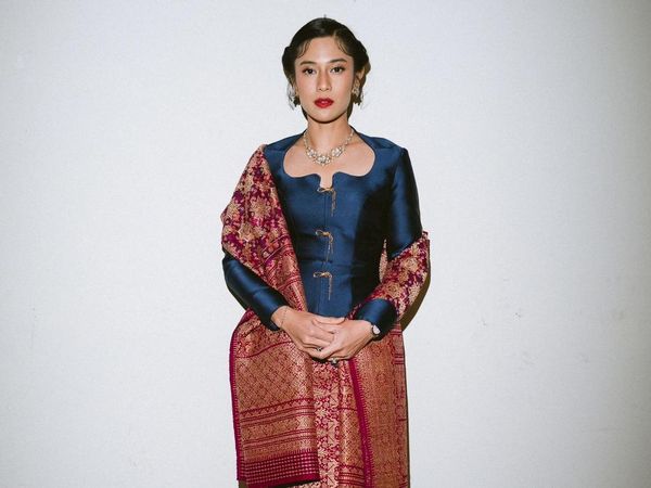 7 Gaya Artis dengan Busana Nusantara di FFI 2024, Prilly Anggun Berkebaya