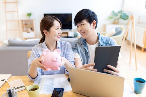 Ilustrasi/Foto: Freepik.com/gzorgz financial toxicity dalam pernikahan