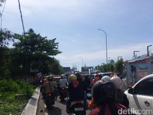 Ada Kampanye Akbar DIA, Lalin Jalan Rajawali-Jalan Metro Tanjung Bunga Padat Ada Kampanye Akbar DIA, Lalin Jalan Rajawali-Jalan Metro Tanjung Bunga Padat