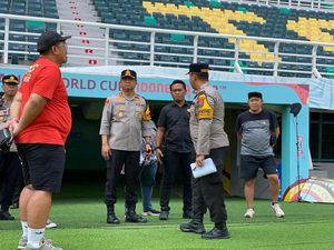 Polrestabes Surabaya Siaga Jelang Big Match Persebaya vs Persija Polrestabes Surabaya Siaga Jelang Big Match Persebaya vs Persija