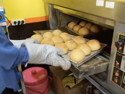 Strategi Keren Pengusaha Roti Kopi Jualan di Rumah Sakit