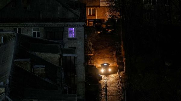 Kyiv Gelap Gulita di Tengah Serangan Rusia