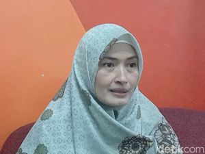 Jawaban Mega Aulia Disebut Mau Ngetop Lagi Usai Nangis-nangis Jawaban Mega Aulia Disebut Mau Ngetop Lagi Usai Nangis-nangis