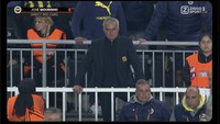 Meme Jose Mourinho merengut dengar kabar perpanjangan kontrak Guardiola. Hm, memangnya Mourinho punya minat gantikan Pep? Foto: dok. Internet/X (Twitter)