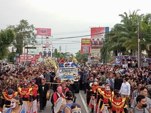 Pawai Bareng Luthfi-Yasin di Karanganyar, Jokowi: Sambutannya Luar Biasa