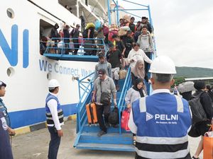 Penumpang Pesawat Mulai Beralih Naik Kapal Laut Gegara Takut Terbang Penumpang Pesawat Mulai Beralih Naik Kapal Laut Gegara Takut Terbang