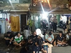 17 Orang Positif Narkoba dalam Penggerebekan di Kampung Narkoba Surabaya
