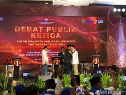 Peluk-Cium 3 Paslon Tutup Debat Pamungkas Pilkada Jogja