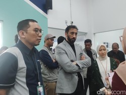 Ustaz Amerika Nouman Ali Khan Ingatkan Bisnis Islami, Jangan Hanya Cuan