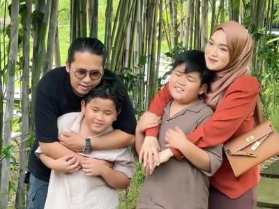 Ririe Fairus dan Ayus Tetap Bersama untuk Anak