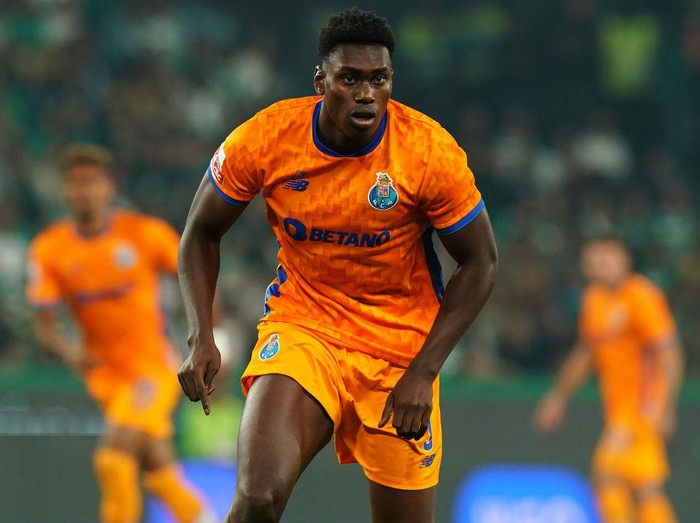 LISBON, PORTUGAL - AUGUST 31: New signing Samu Aghehowa of FC Porto during the Liga Portugal Betclic match between Sporting CP and FC Porto at Estadio Jose Alvalade on August 31, 2024 in Lisbon, Portugal.  (Photo by Gualter Fatia/Getty Images)