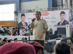 Sekjen Gerindra Bawa Pesan Prabowo untuk Yes-Dirham dan Warga Lamongan