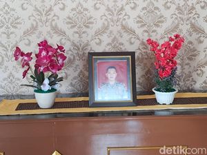 Sedihnya Ibu Kenang Video Call Terakhir Kasat Reskrim Solok Selatan 2 Hari Lalu Sedihnya Ibu Kenang Video Call Terakhir Kasat Reskrim Solok Selatan 2 Hari Lalu