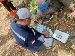 PVMBG Tinjau Lubang Misterius di Sungai Kaliasat Blitar, Ini Hasilnya