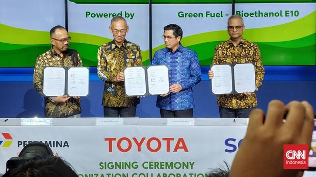 Toyota Astra Motor (TAM) menandatangani nota kesepakatan dengan Pertamina Patra Niaga dan perusahaan sewa kendaraan Sera untuk menggunakan kendaraan bioetanol.