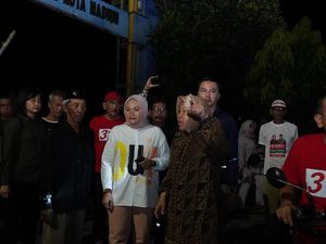 Cek Pendangkalan Sungai di Madiun, Risma Usul Pembangunan Pintu Air-Tanggul