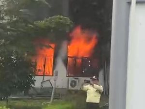 Kampus UIN Satu Tulungagung Terbakar Kampus UIN Satu Tulungagung Terbakar