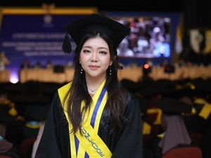 Kisah Uphe, Wisudawati Termuda UGM dengan IPK Nyaris Sempurna Kisah Uphe, Wisudawati Termuda UGM dengan IPK Nyaris Sempurna