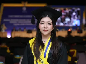 Sosok Uphe Angelia: Wisudawan Termuda, Tercepat, dan Terbaik UGM dengan IPK 3,9 Sosok Uphe Angelia: Wisudawan Termuda, Tercepat, dan Terbaik UGM dengan IPK 3,9