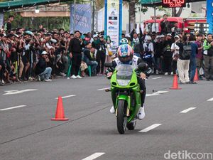 Subandi Unjuk Gigi di Sidoarjo Race Festival, Dukung Anak Muda Balapan Aman Subandi Unjuk Gigi di Sidoarjo Race Festival, Dukung Anak Muda Balapan Aman