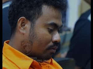 Berbaju Tahanan, Pengeroyok Sopir Taksi Online di Kebon Jeruk Ngaku Nyesal