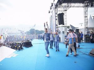 Kampanye Akbar Bobby-Surya Gelorakan Semangat Bangun Sumut dengan Riang Gembira Kampanye Akbar Bobby-Surya Gelorakan Semangat Bangun Sumut dengan Riang Gembira