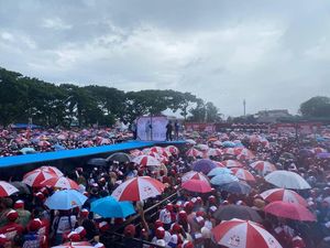 Kampanye Akbar Pilgub Malut Sherly-Sarbin di Ternate Dihadiri 60.000 Pendukung Kampanye Akbar Pilgub Malut Sherly-Sarbin di Ternate Dihadiri 60.000 Pendukung
