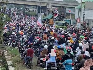 Pawai Sound Horeg Kampanye Pilbup Pasuruan Sempat Lumpuhkan Jalur Utama Pawai Sound Horeg Kampanye Pilbup Pasuruan Sempat Lumpuhkan Jalur Utama