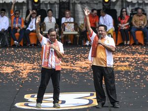 Pramono-Rano Kampanye Pamungkas di GBK Pramono-Rano Kampanye Pamungkas di GBK
