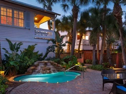 Berapa Ukuran Ideal Kolam Renang di Rumah?