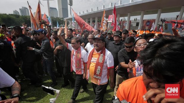 Pasangan calon gubernur dan calon wakil gubernur Pramono Anung - Rano Karno saat kampanye akbar “Hajatan Jakarta Menyala” di Stadion Madya Senayan. Jakarta, Sabtu, 23 November 2024. (CNN Indonesia/Adhi Wicaksono)