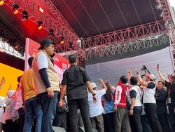 Di Kampanye Akbar, RIDO Peragakan Simulasi Coblos di Surat Suara