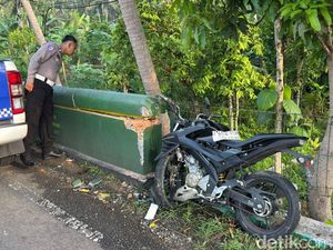 Tabrak Buk Jembatan di Pengasih, Muda-mudi Pemotor Jatuh Terlempar