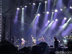 Video: Sigmun Menjadi Pembuka di Main Stage Joyland Jakarta 2024 Day 2 Video: Sigmun Menjadi Pembuka di Main Stage Joyland Jakarta 2024 Day 2