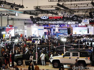 Potret Pemburu Mobil Baru Ramaikan GJAW 2024 di ICE BSD